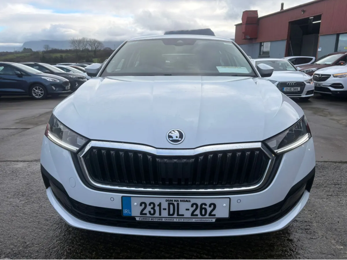 Skoda Octavia AMBITION 2.0 TDI 115HP 5DR - Image 3
