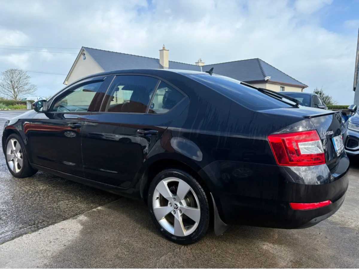 Skoda Octavia 1.6 TDI SE SPORT 110PS 5DR - Image 3