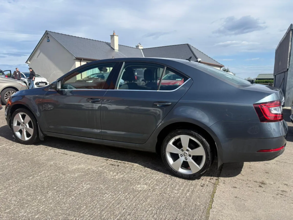 Skoda Octavia STYLE 1.6 TDI 115HP 4DR - Image 4