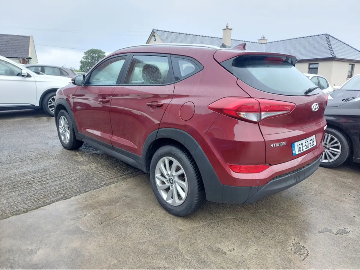 Hyundai Tucson 1.7 CRDI SE NAV BL/DR 5 5DR - Image 2