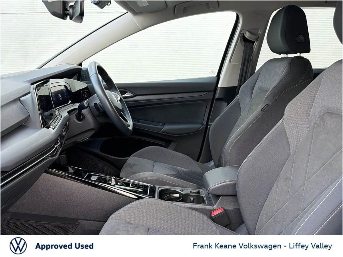 Volkswagen Golf STYLE AUTO 1.5TSI 130BHP *DEEP BLA - Image 4