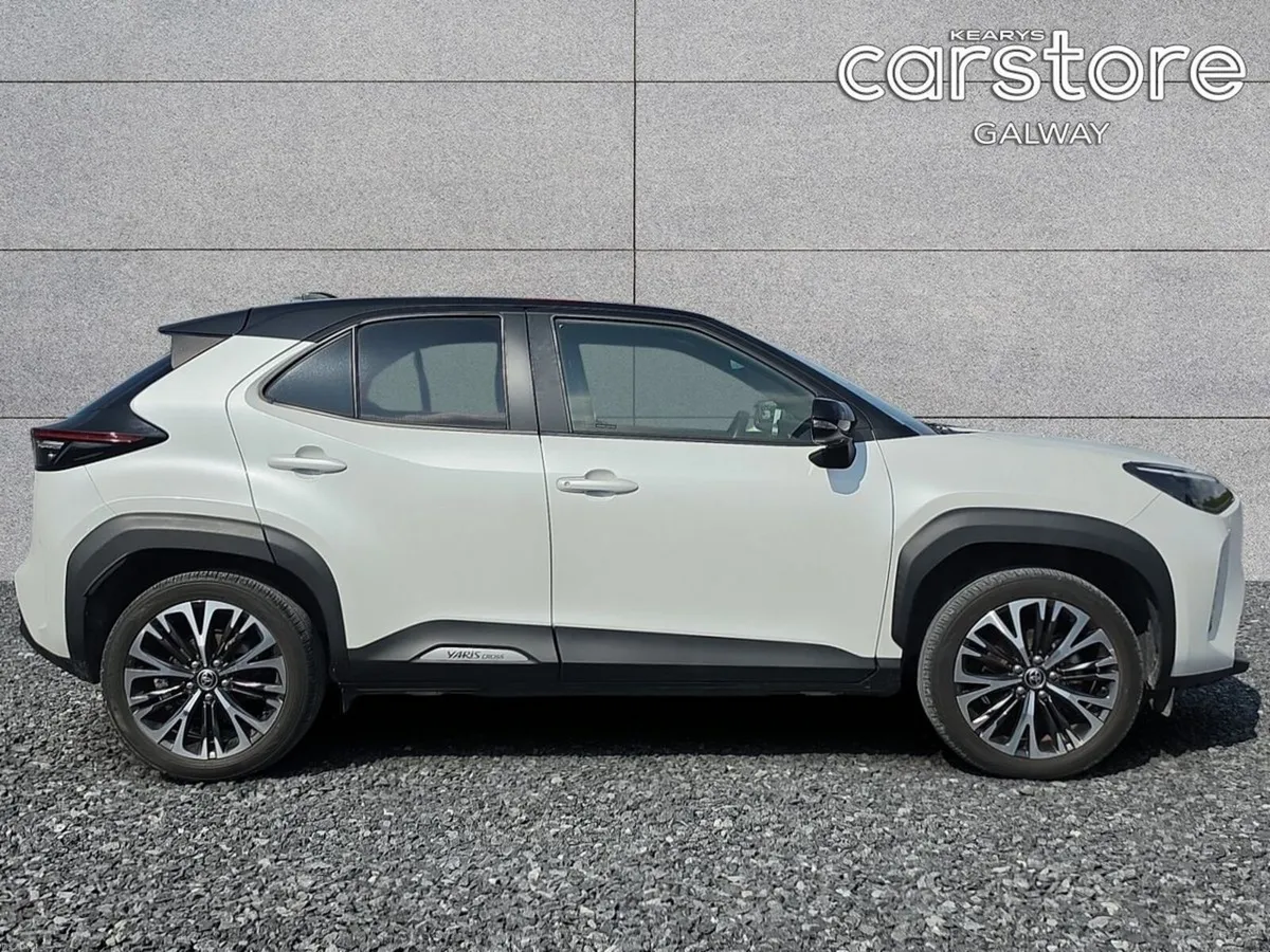 Toyota Yaris Cross Hybrid - Image 2