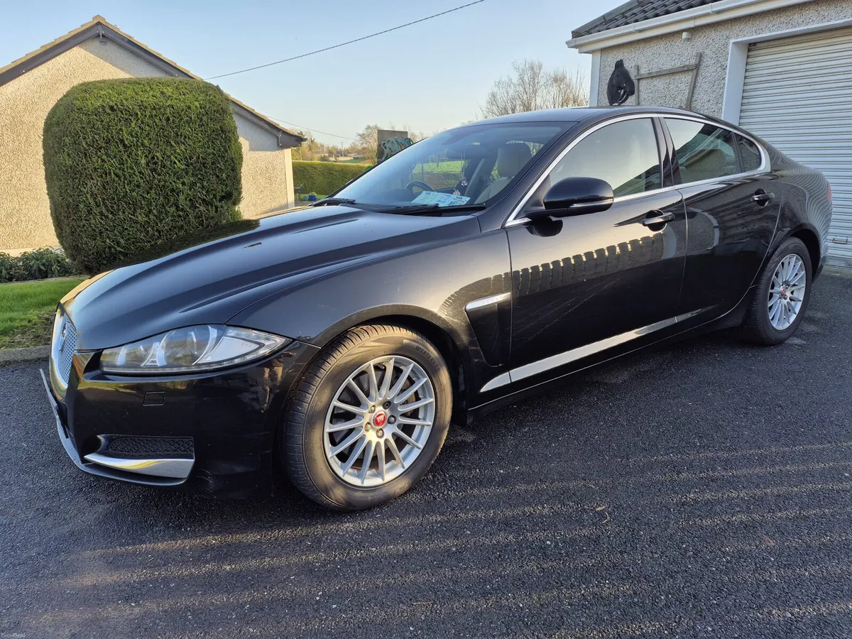 2014 Jaguar XF 2.2 Diesel - Image 2