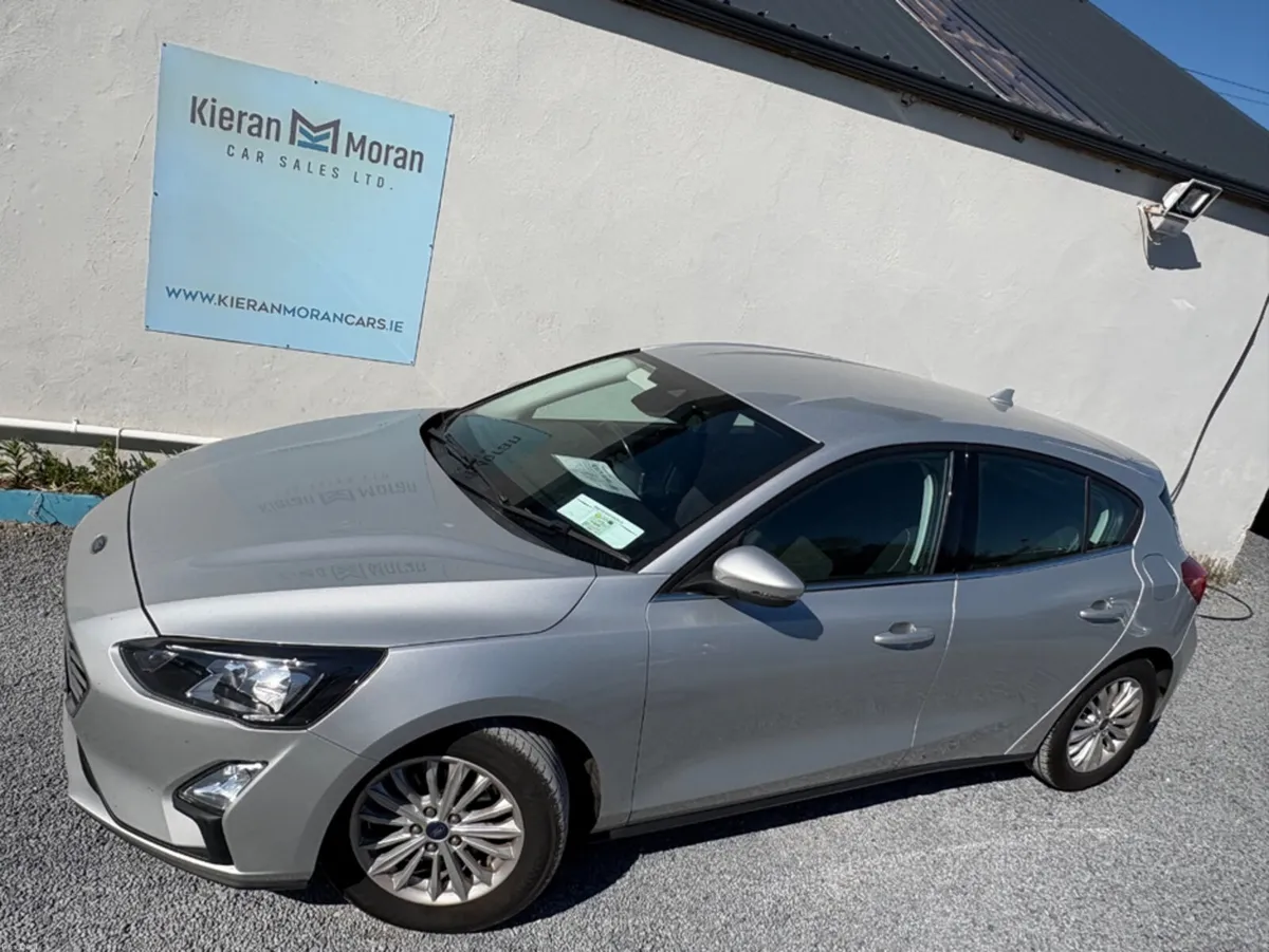 Ford Focus TITANIUM 120PS 5DR - Image 2