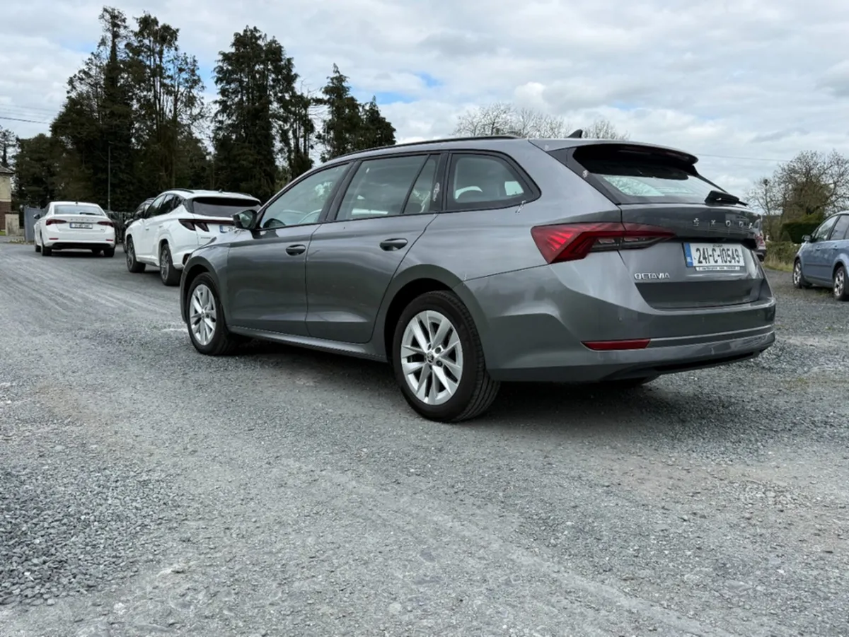 Skoda Octavia C AMBITION 2.0 TDI 1 - Image 3