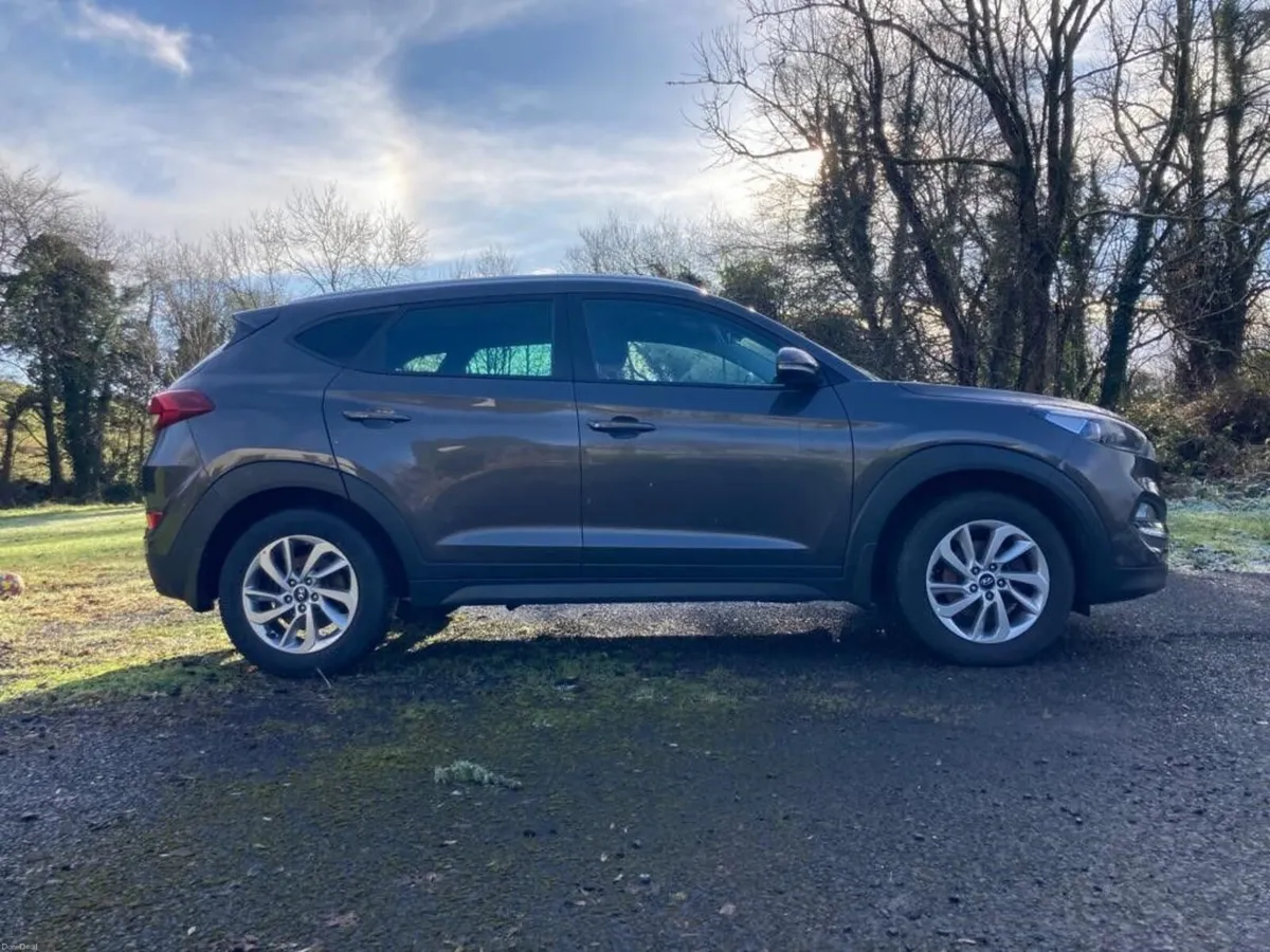 161 Hyundai Tucson Executive 1.7D - Image 2