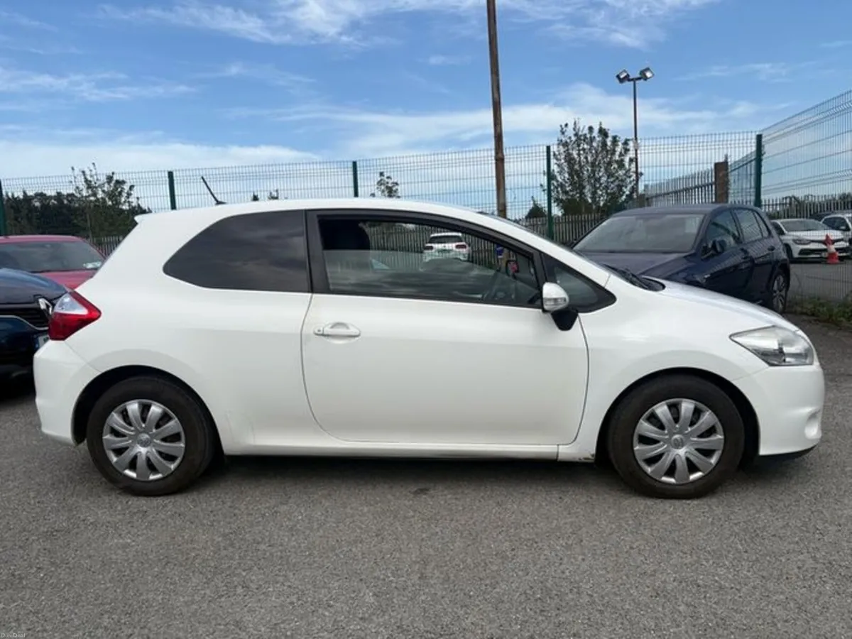 2012 Toyota Auris Van 1.4L Diesel CVRT + Taxed - Image 2