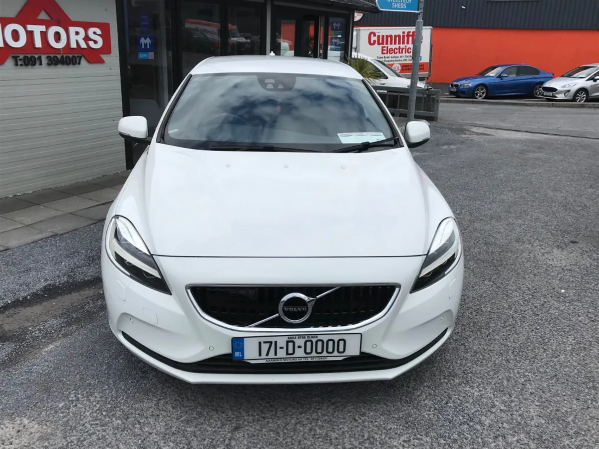 2017 VOLVO V40 AUTOMATIC TURBO DIESEL - Image 3