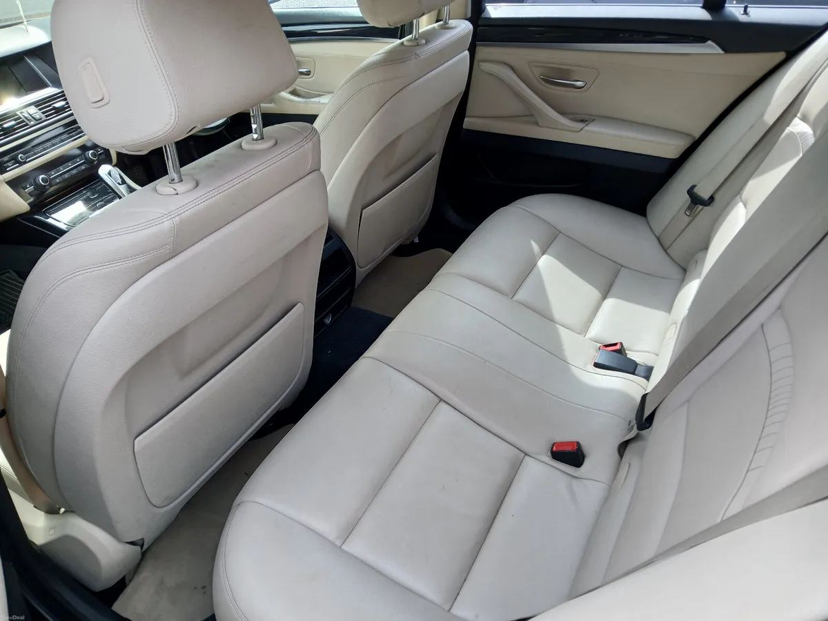 BMW 5-Series 2015 - Image 2