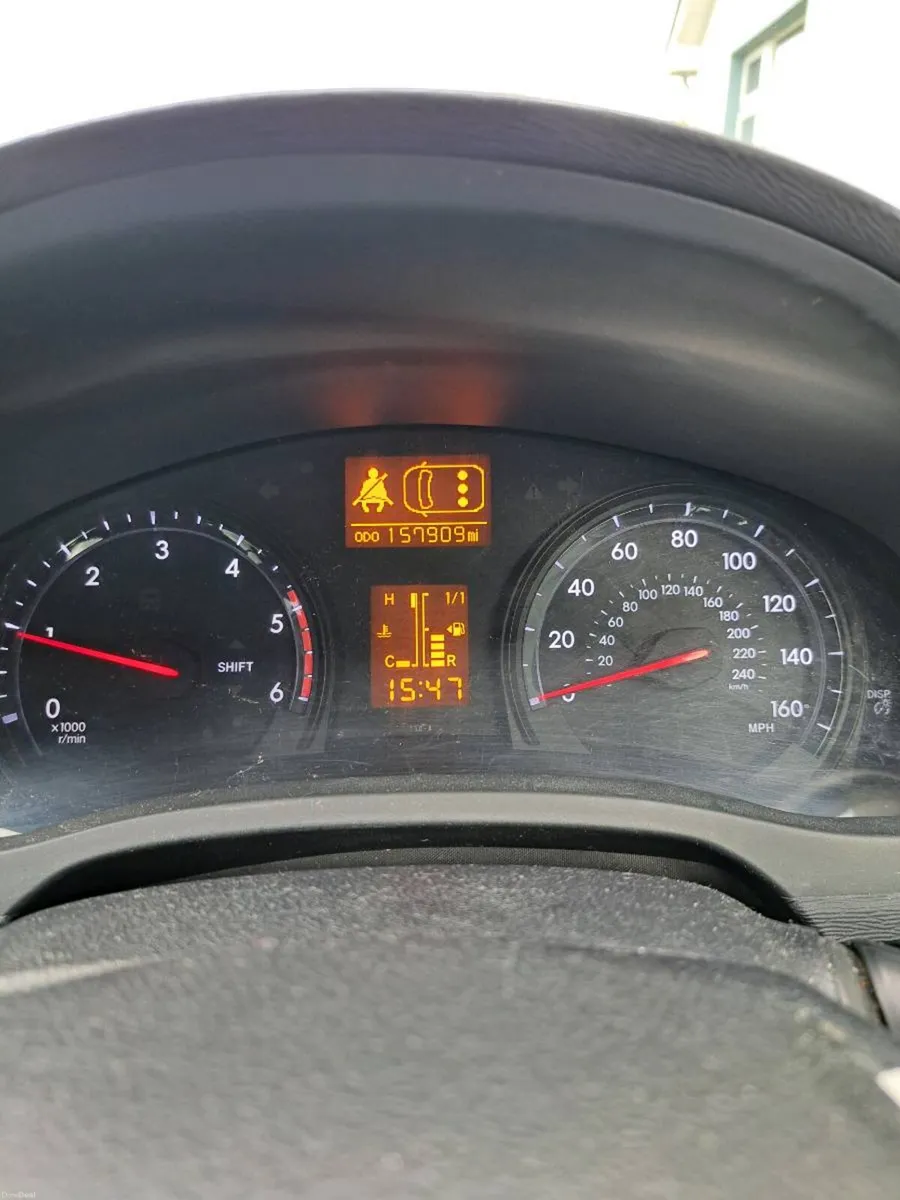 12 Toyota Avensis - Image 2