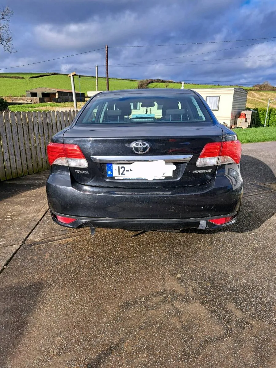 12 Toyota Avensis - Image 4