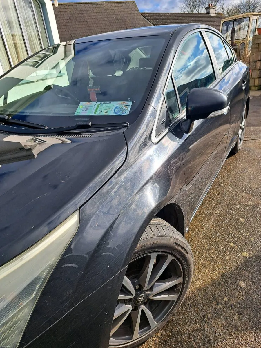 12 Toyota Avensis - Image 1