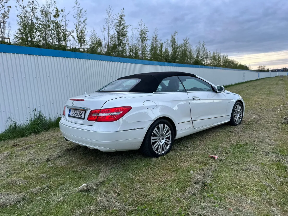 Mercedes-Benz E-Class 2011 - Image 4