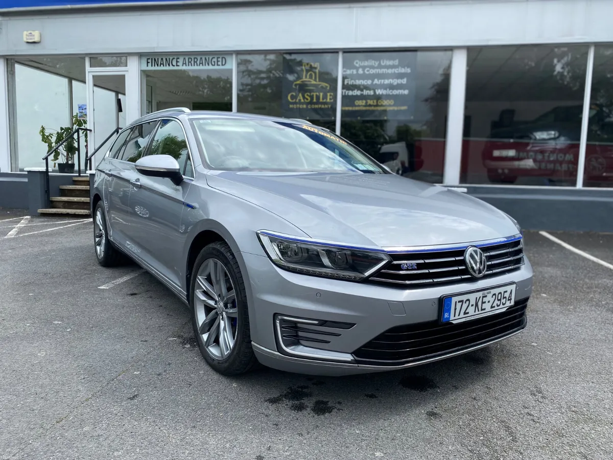 172 Volkswagen Passat  Est  AutomaticHybrid GTE - Image 1