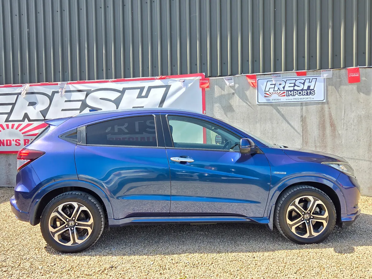 HONDA VEZEL HYBRID AUTO RARE COLOUR - Image 2