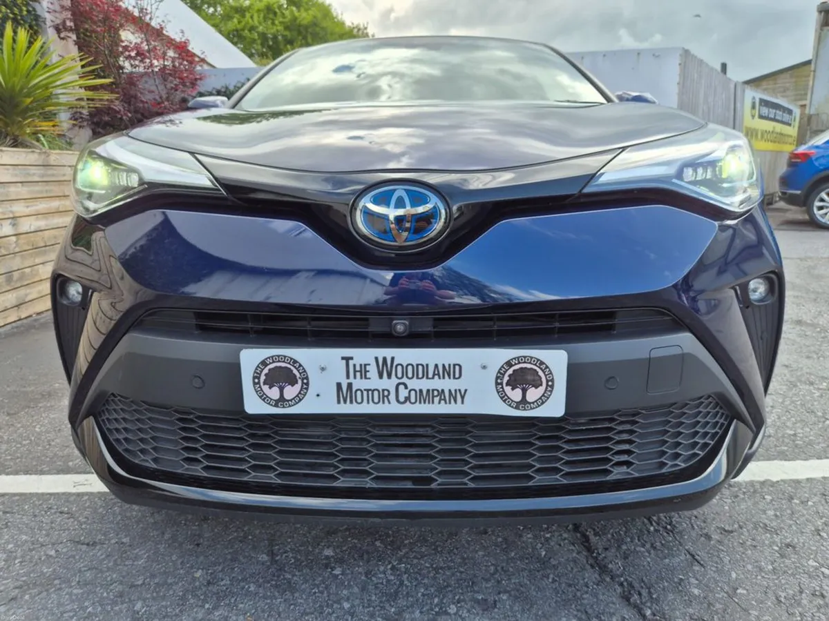 Toyota C-HR 1.8 HYBRID SOL G-PACK NERO EDITION WIT - Image 4