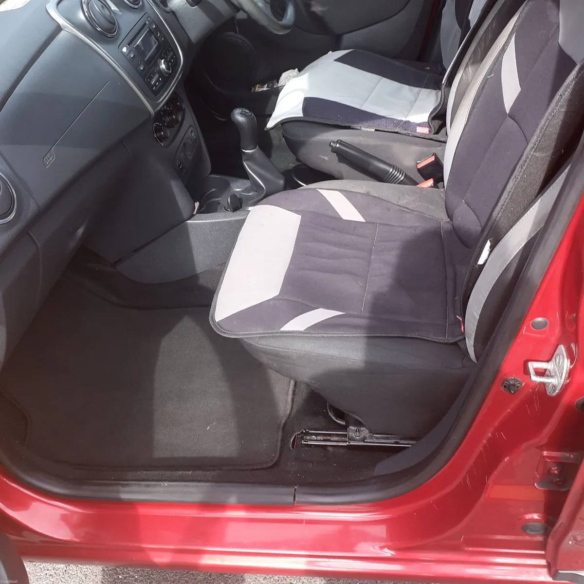 Dacia Logan 2015 - Image 1
