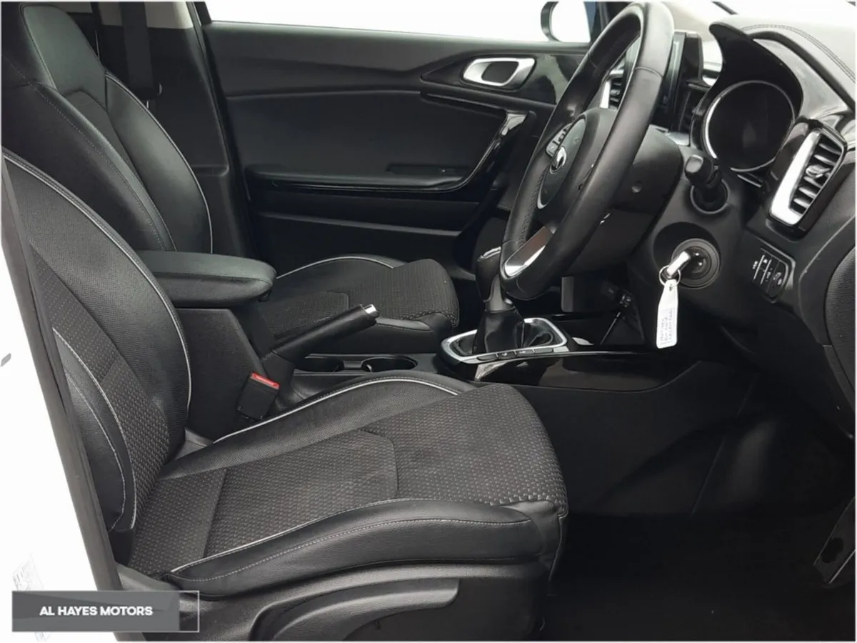 Kia Ceed **SAT-NAV**REVERSING CAMERA**1.6 DIESEL K - Image 4