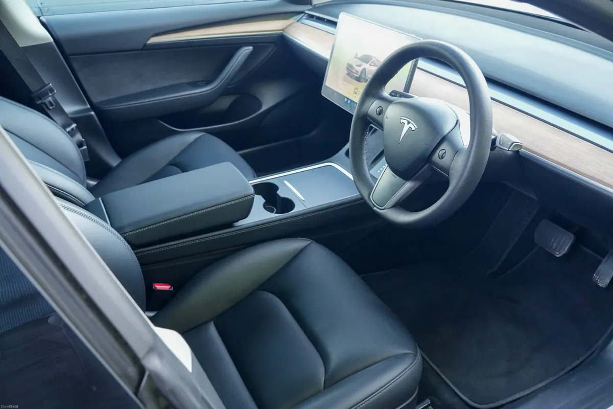 2022 Tesla Model 3 RWD - Image 2