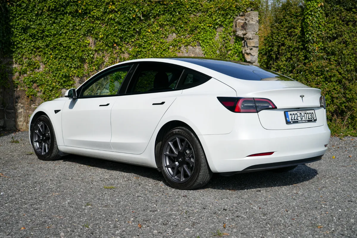 2022 Tesla Model 3 RWD - Image 3