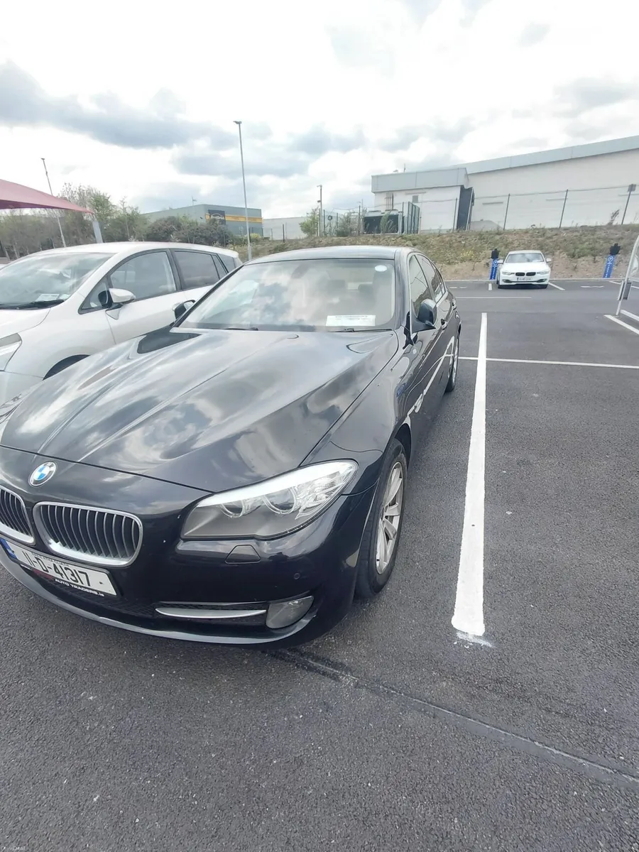 BMW 5-Series 2011 - Image 4