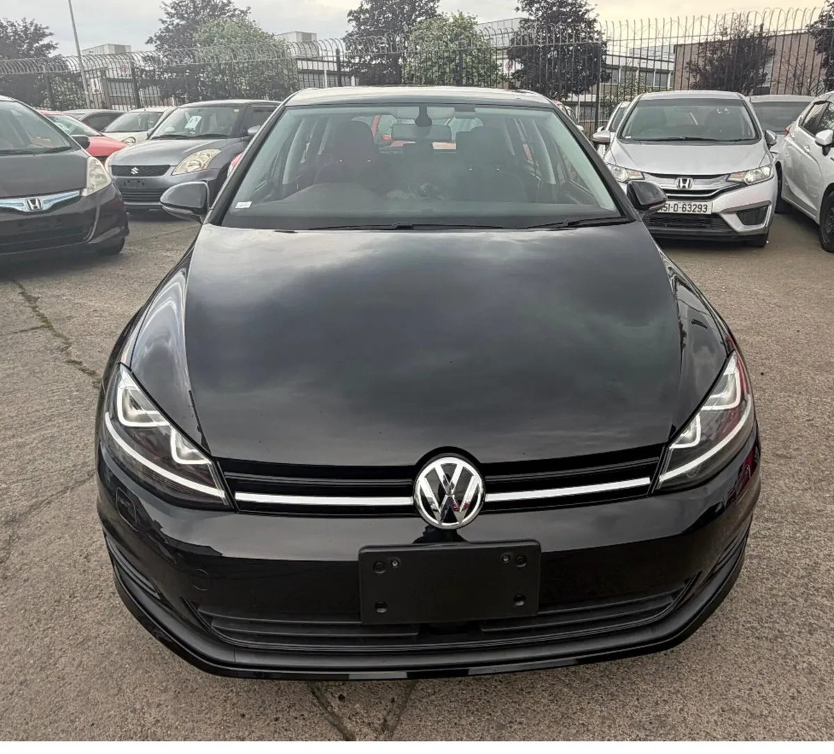 VOLKSWAGEN GOLF 1.2 TSI AUTO 2015/  32k km. - Image 3