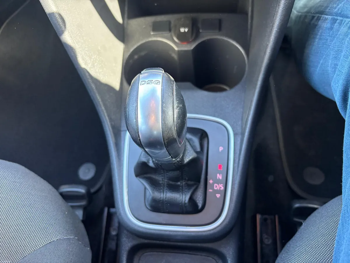 Volkswagen Polo 2017  AUTOMATIC  LOW  MILEAGE - Image 3