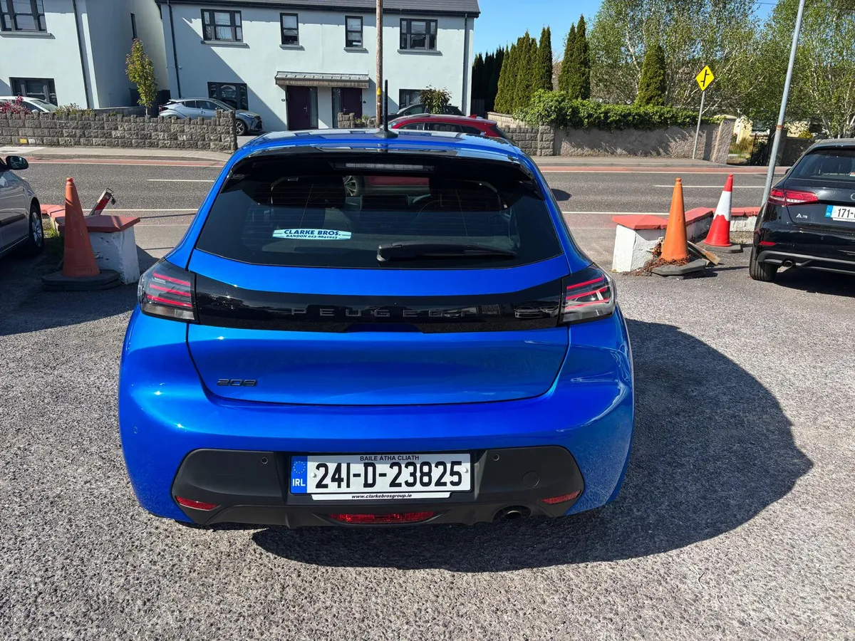 Peugeot 208 2024  PETROL  STUNNING CAR - Image 6