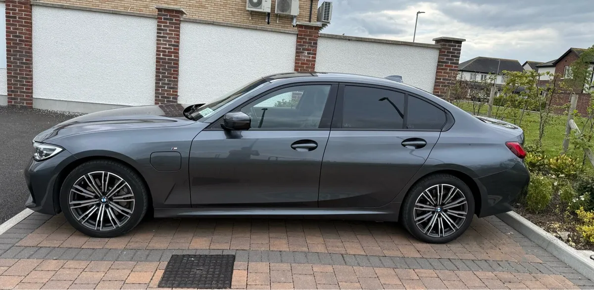 BMW 330e New NCT - 04/28 M-Sport Perfect condition - Image 2