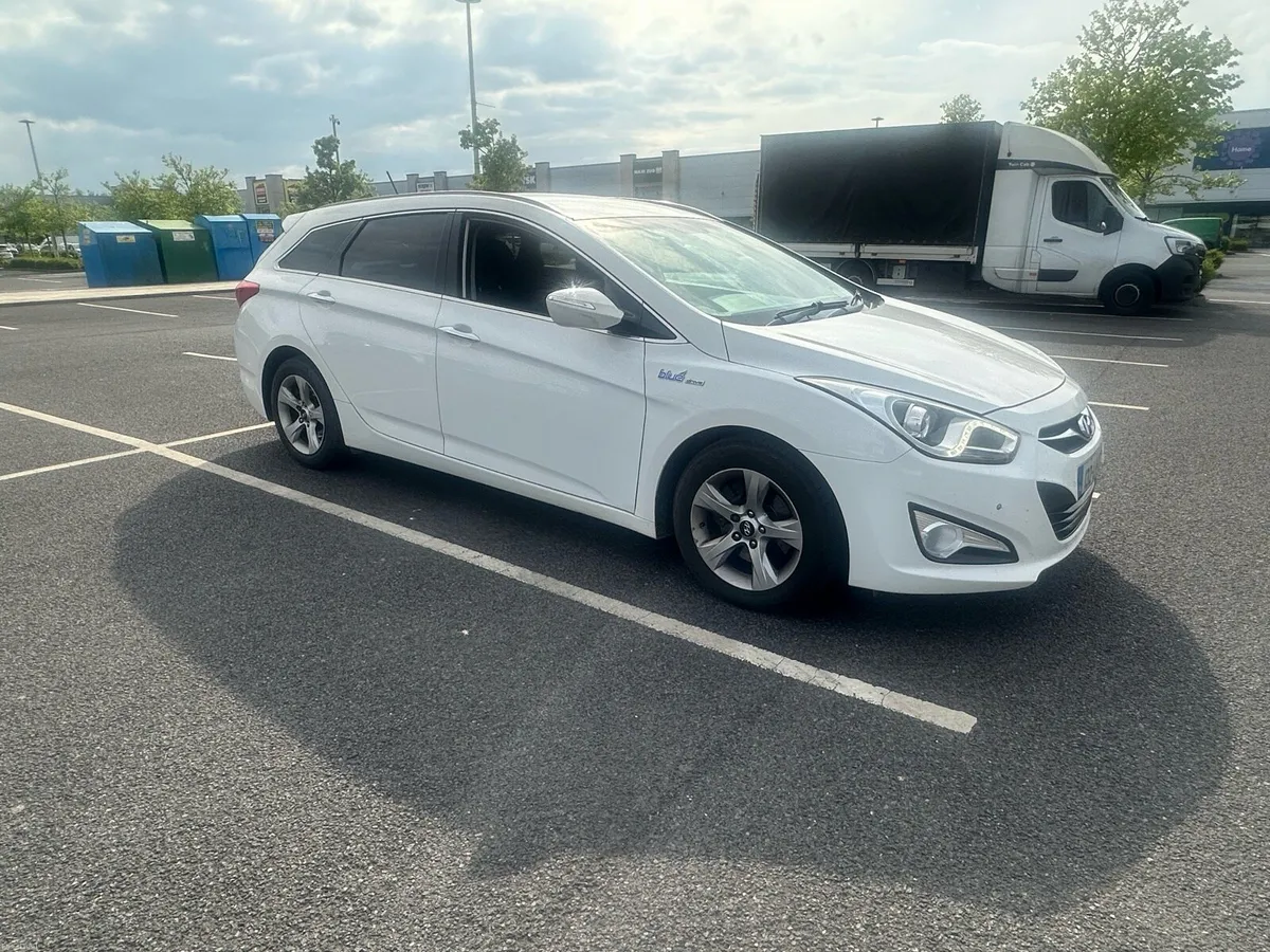 Hyundai i40 *NCT & tax 12/26* - Image 2