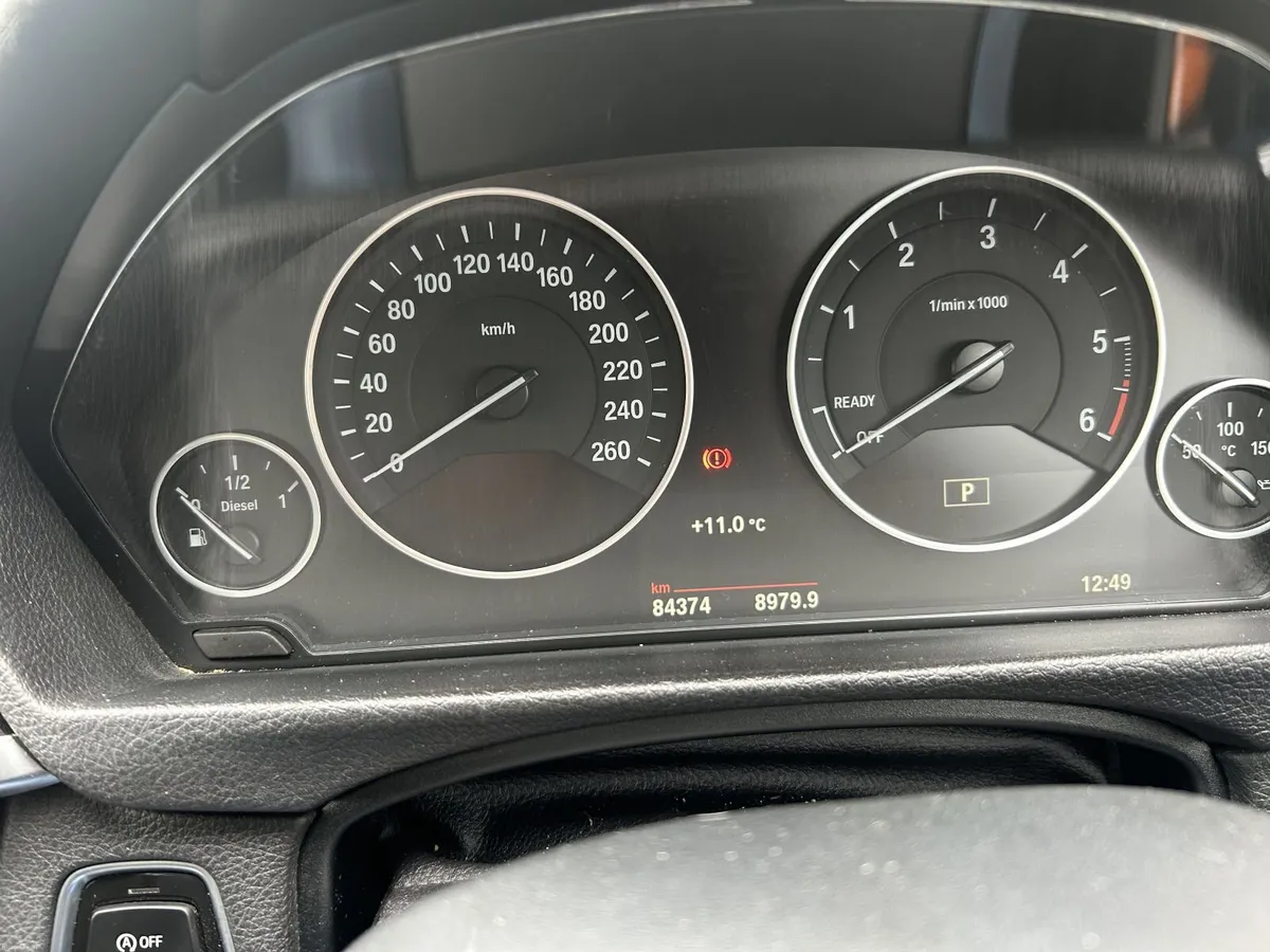 BMW 3-Series 2016 - Image 2