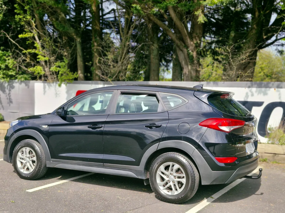 Hyundai Tucson 1.7 CRDI LOW MILAGE FINANCE AVAILAB - Image 2