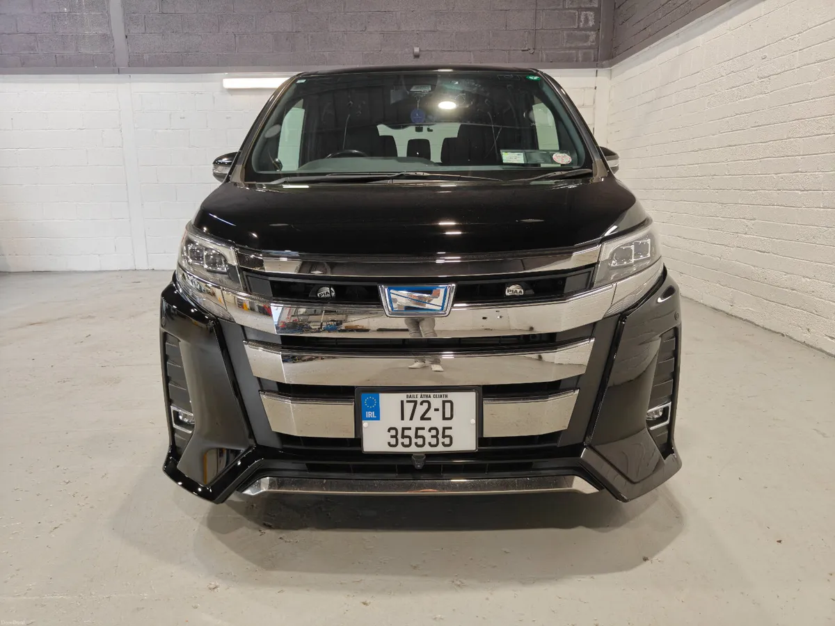 2017 TOYOTA NOAH SELF CHARGING HYBRID 7 SEATS - Image 2