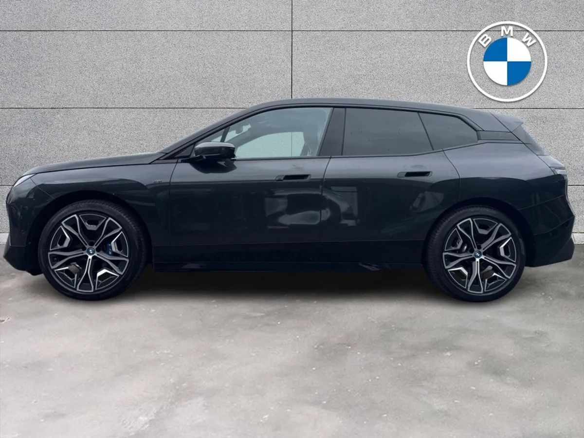 BMW iX M60 - Image 4