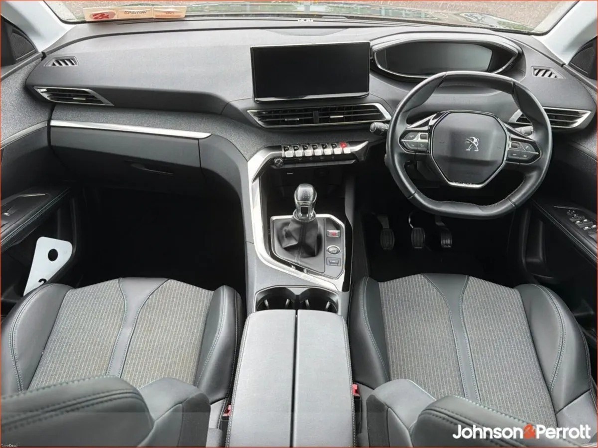 Peugeot 5008 1.2 PureTech 130bhp Allure - Image 4
