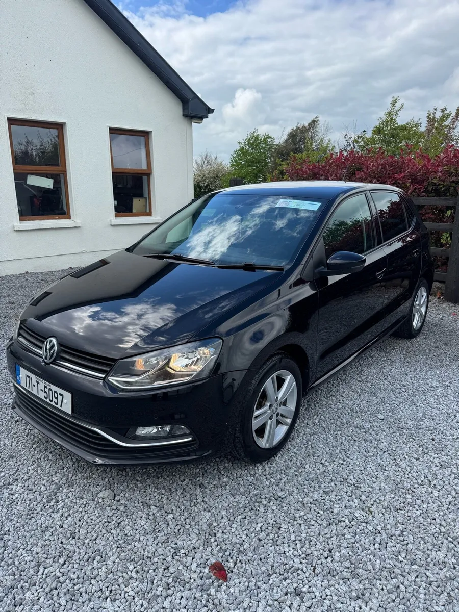 2017 Volkswagen Polo - Image 2