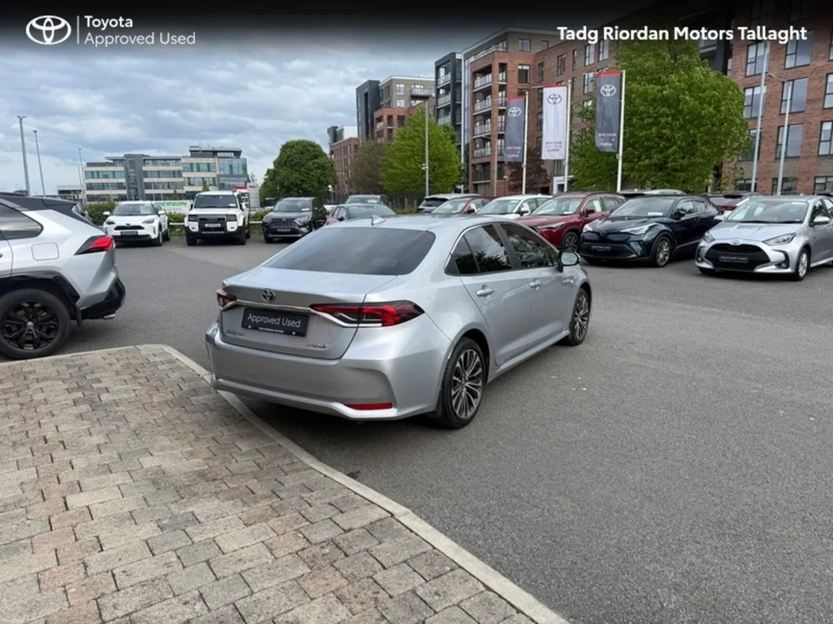 Toyota Corolla LUNA SPORT SALOON - Image 2