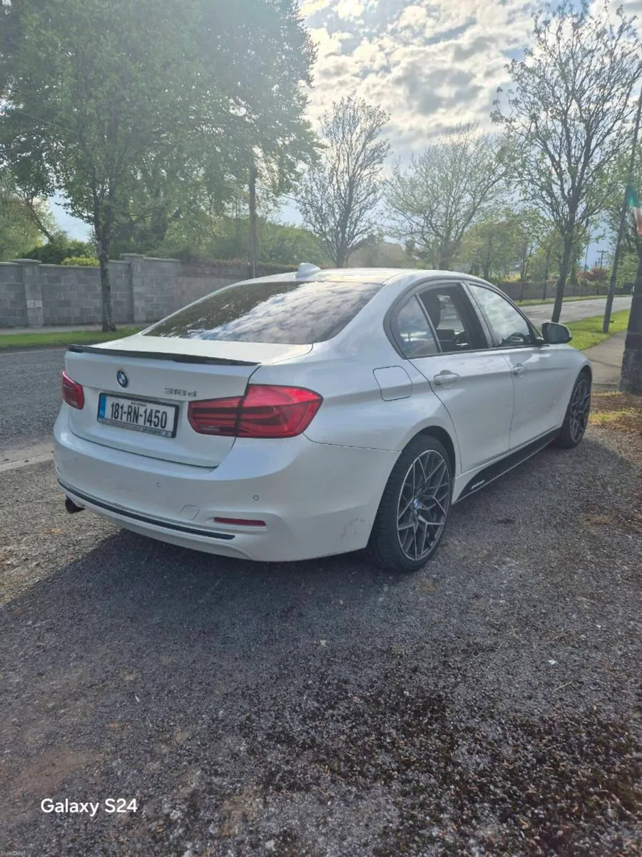 BMWF30D Sport Diesel  2018 - Image 3