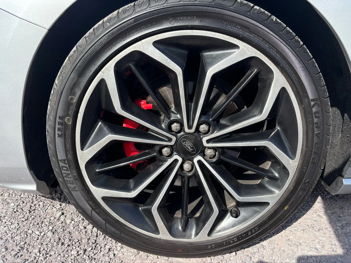 FORD FOCUS 1.5 Diesel 120 ST-LINE TITANIUM X Hatch - Image 2