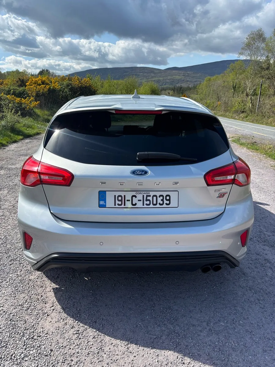 FORD FOCUS 1.5 Diesel 120 ST-LINE TITANIUM X Hatch - Image 4