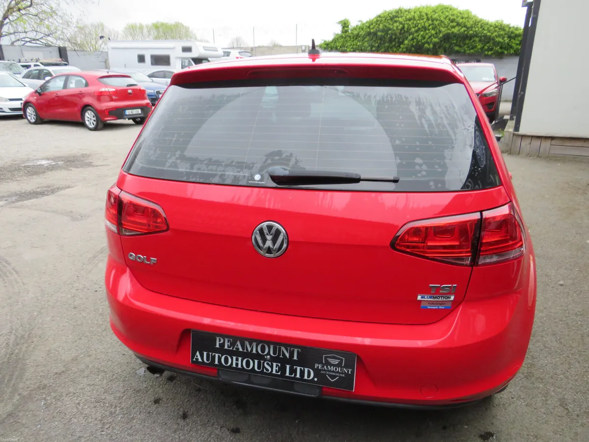 152 VW GOLF 5DR  PETROL AUTO IN CLASSIC RED - Image 6