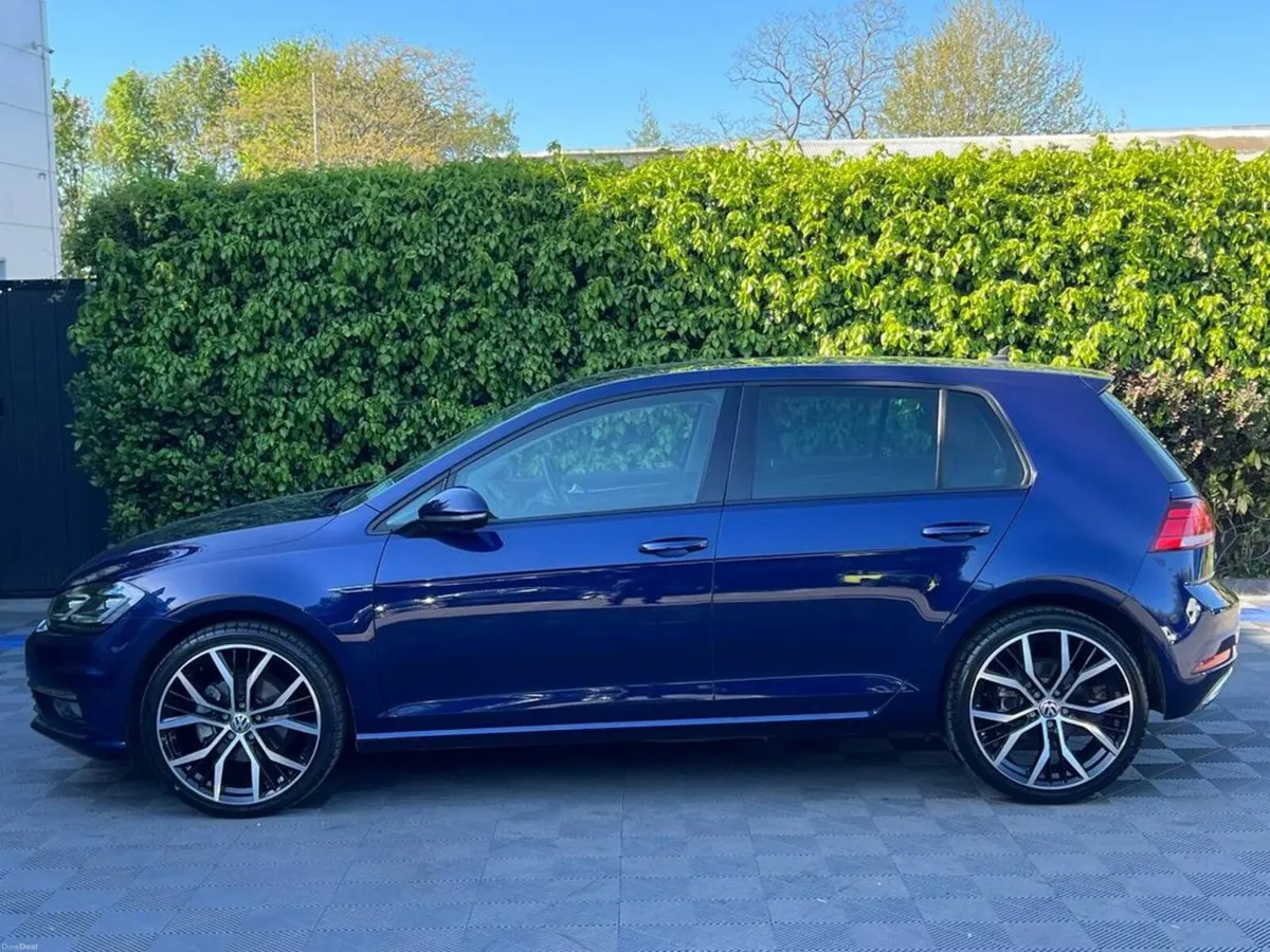 Volkswagen Golf HIGHLINE R-LINE PACK 1.4 TSI AUTO - Image 3