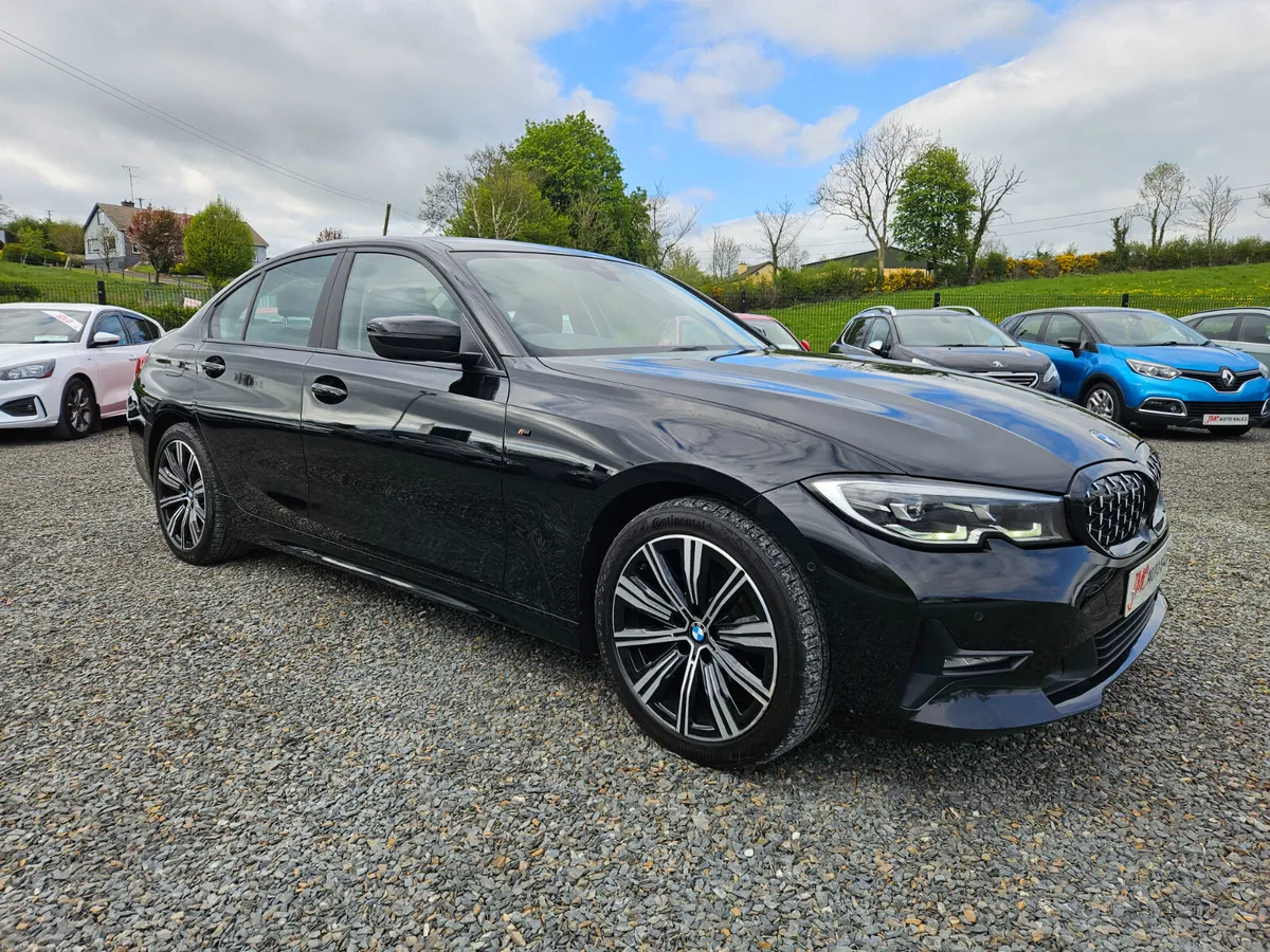 BMW 3-Series 2022 - Image 2