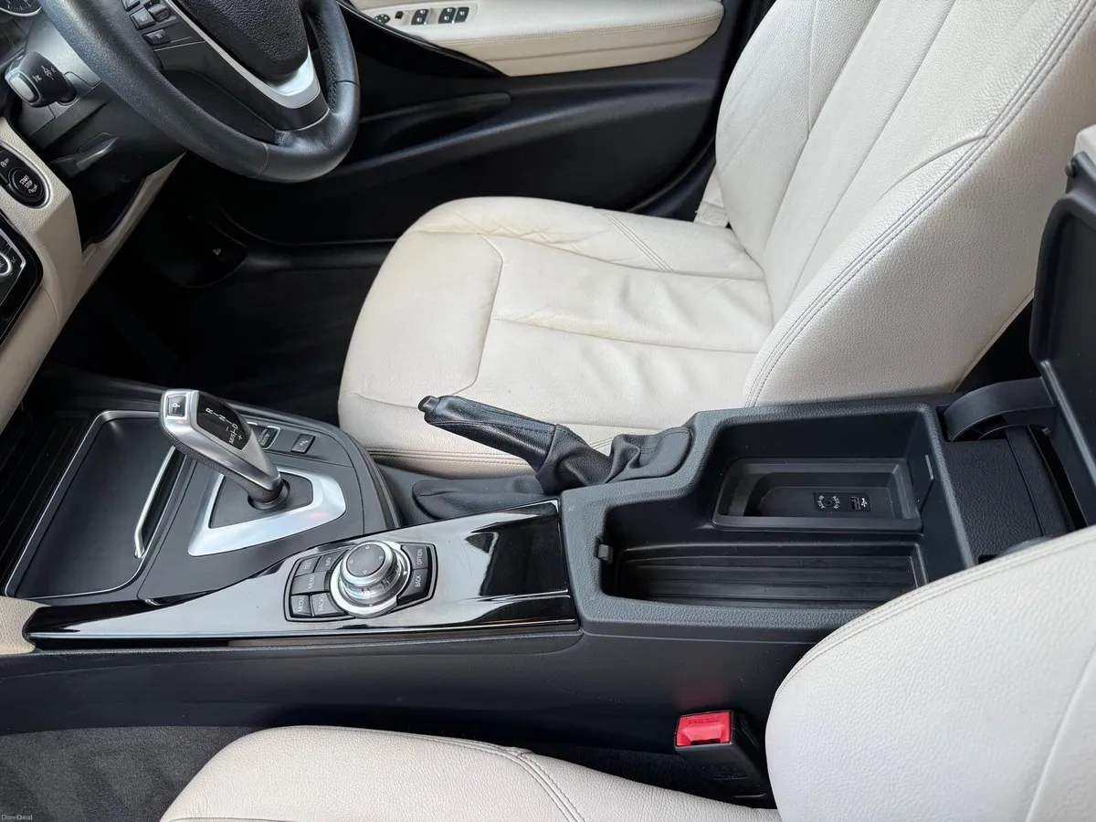 BMW 3-Series 2016 - Image 3
