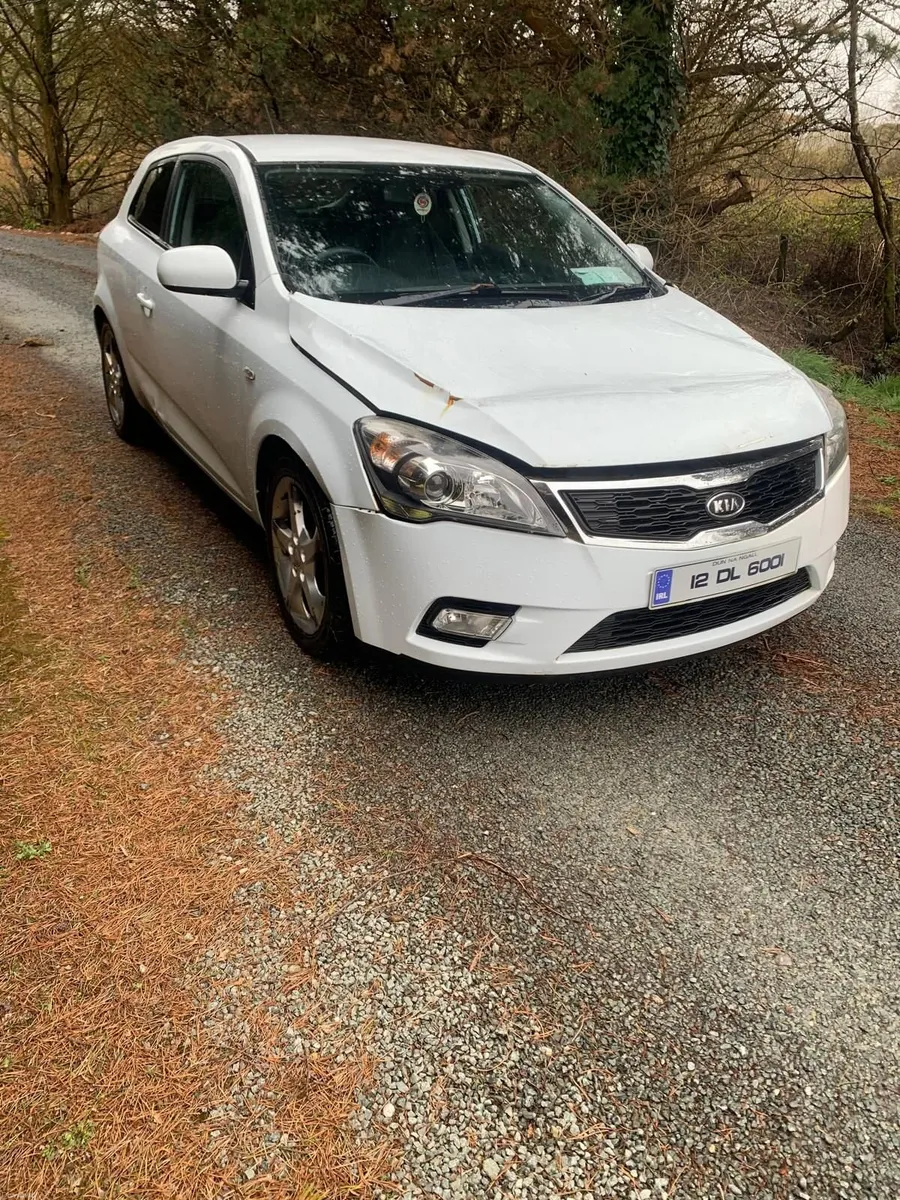 Kia Ceed 2012 - Image 2