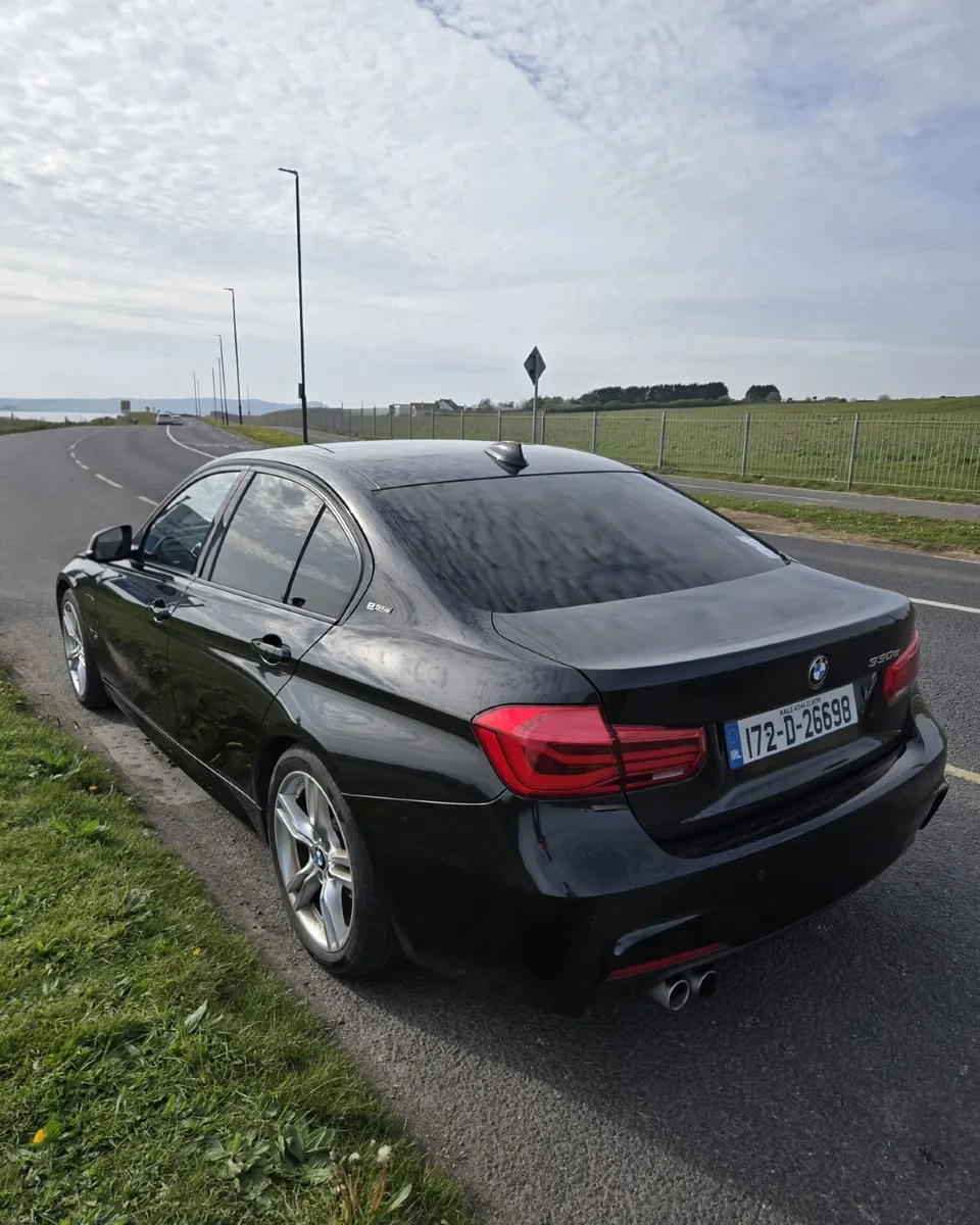 2017/2 BMW 330e M Sport Shadow Edition - Image 3