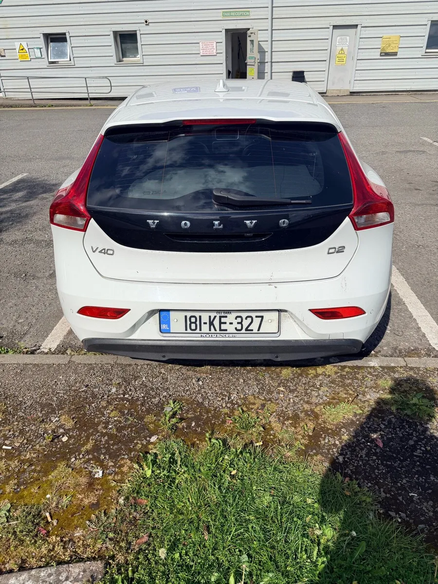 Volvo V40 Momentum Edition - Image 4