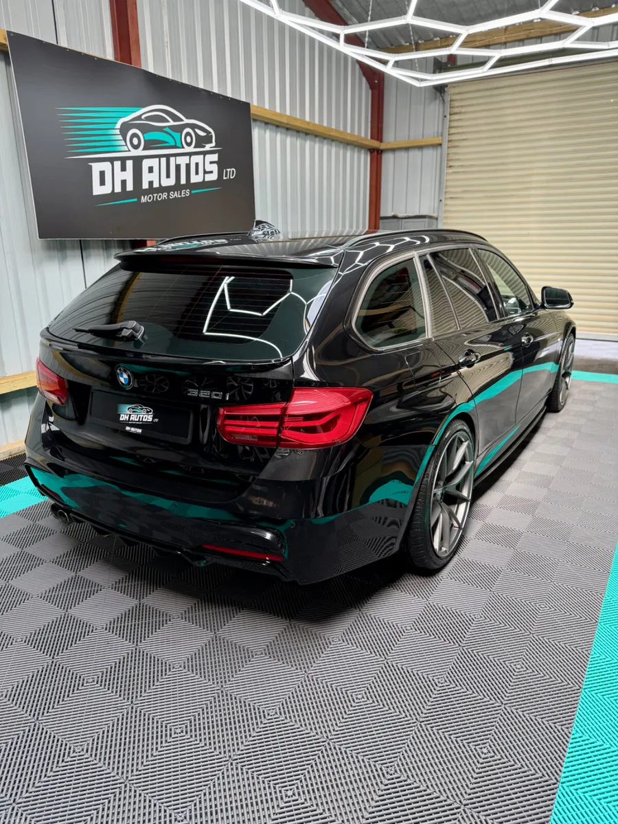 2018(182) 320i Msport Estate - Automatic - Image 3