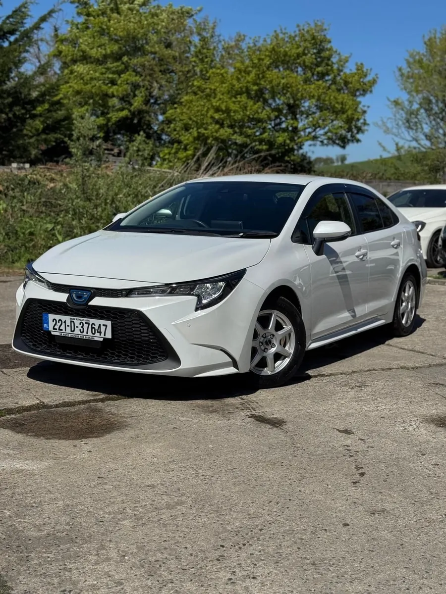 TOYOTA COROLLA 1.8L Hybrid 2022 - Image 2