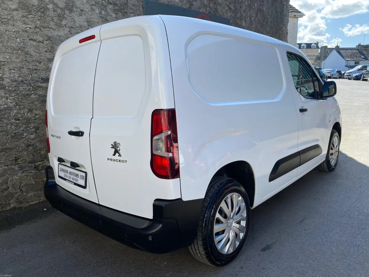 Feb 2022 Peugeot Partner Pro Prem 100 HDi - Image 3